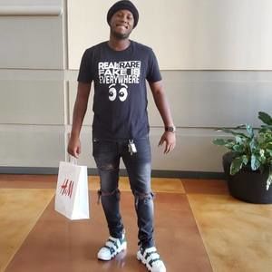 Meet your Posher, Demi